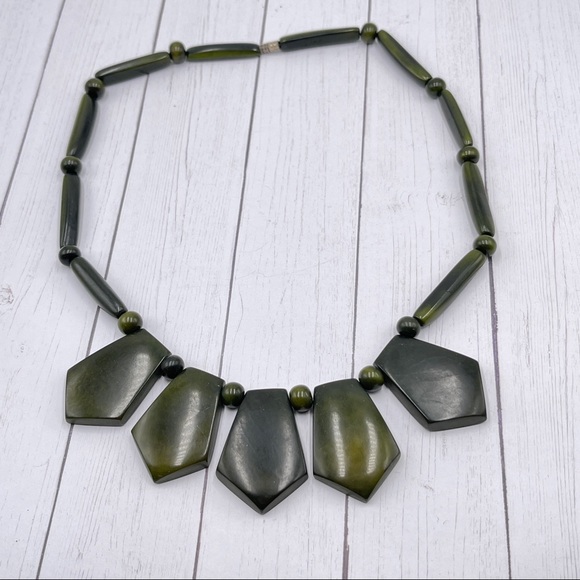 Necklace Dark Green Marbled Acrylic Pentagon Shaped Barrel Clasp 18" - Picture 2 of 10